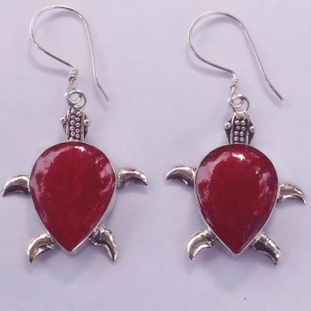 Bamboo Coral Turtle Earrings - Picture 3 of 3